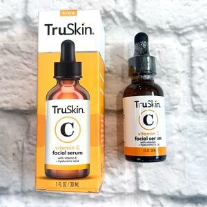 New in box TruSkin Vitamin C facial serum 1 oz